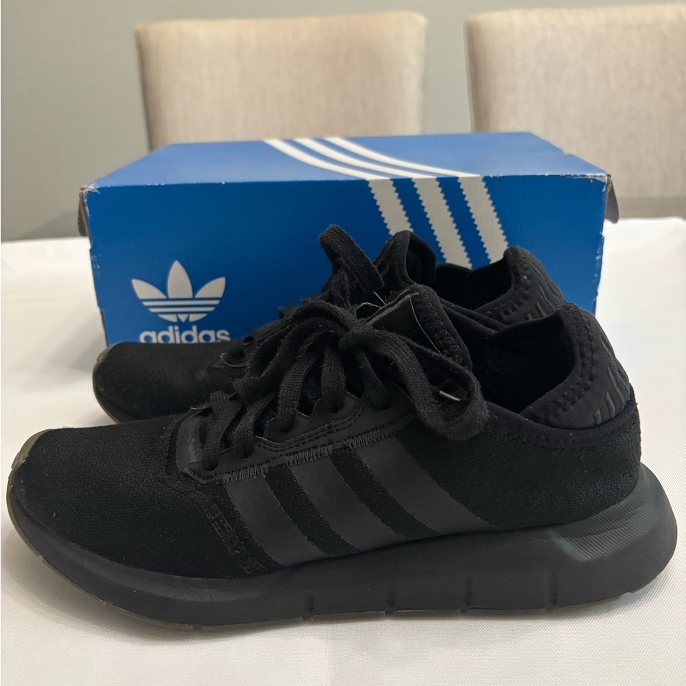 Women’s Adidas Triple Black Running Shoes Sneakers Size 7